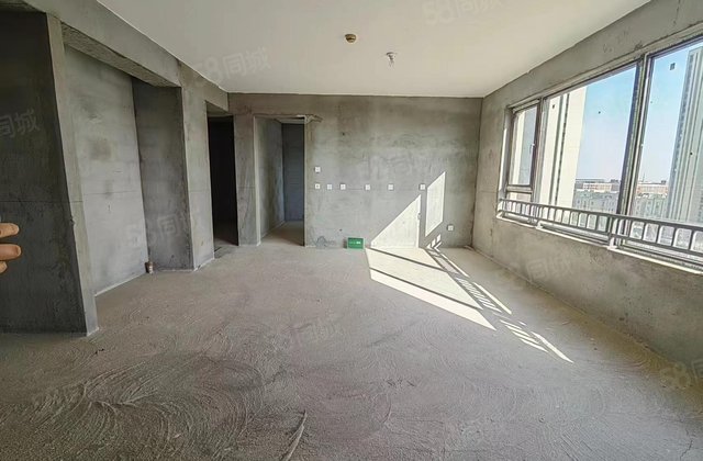 绿地新里城2室1厅90㎡33万二手房图片