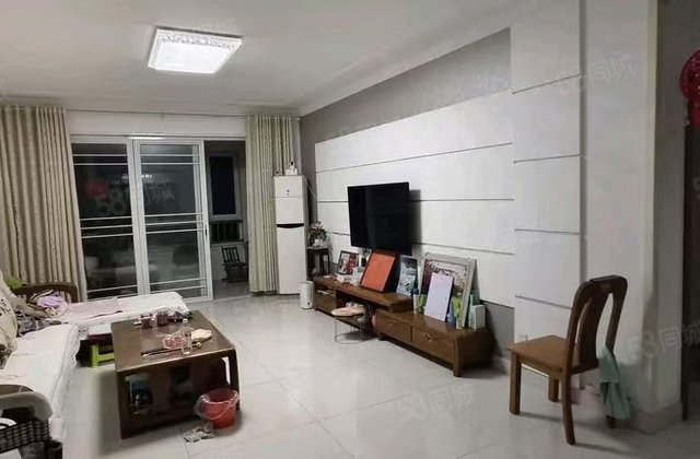 急售开发区英伦花园三叶草145平带车位和储藏室免大税