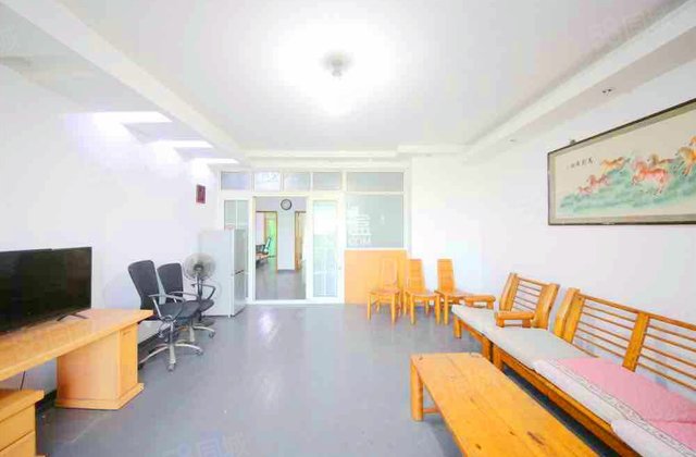 京电花园4室2厅148㎡135万二手房图片