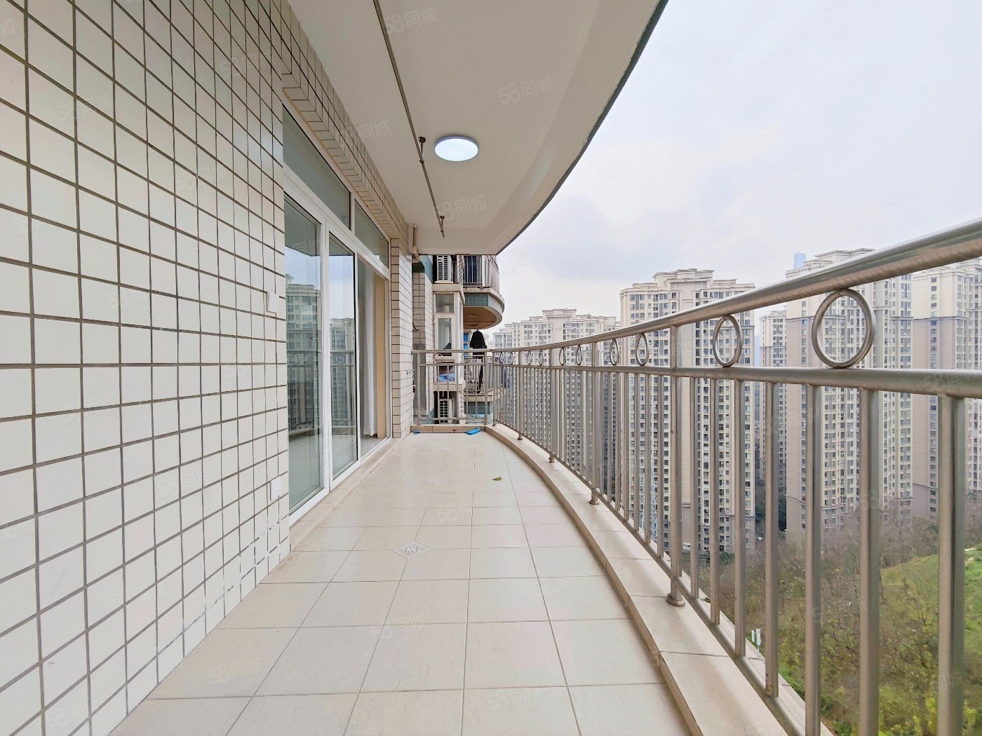 港航家园(A区)3室2厅2卫130.58㎡西89.9万