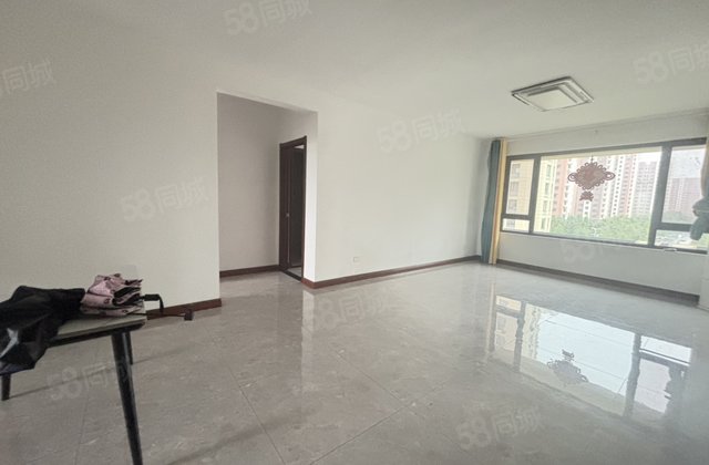 急售百合，桃李，小高层带车位带储藏室全明户型南北通透