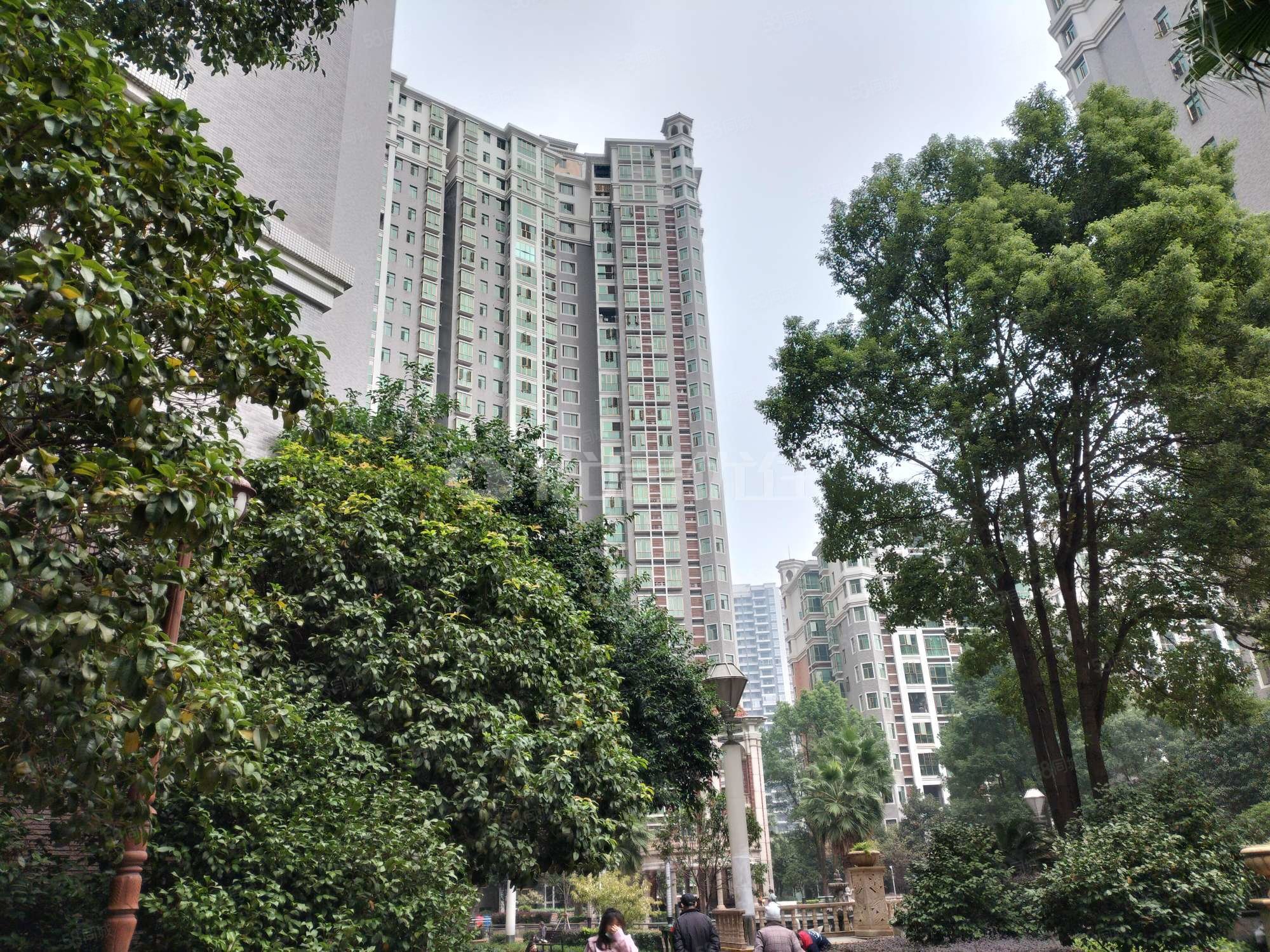 湘水明珠3室2厅2卫121.97㎡南69万