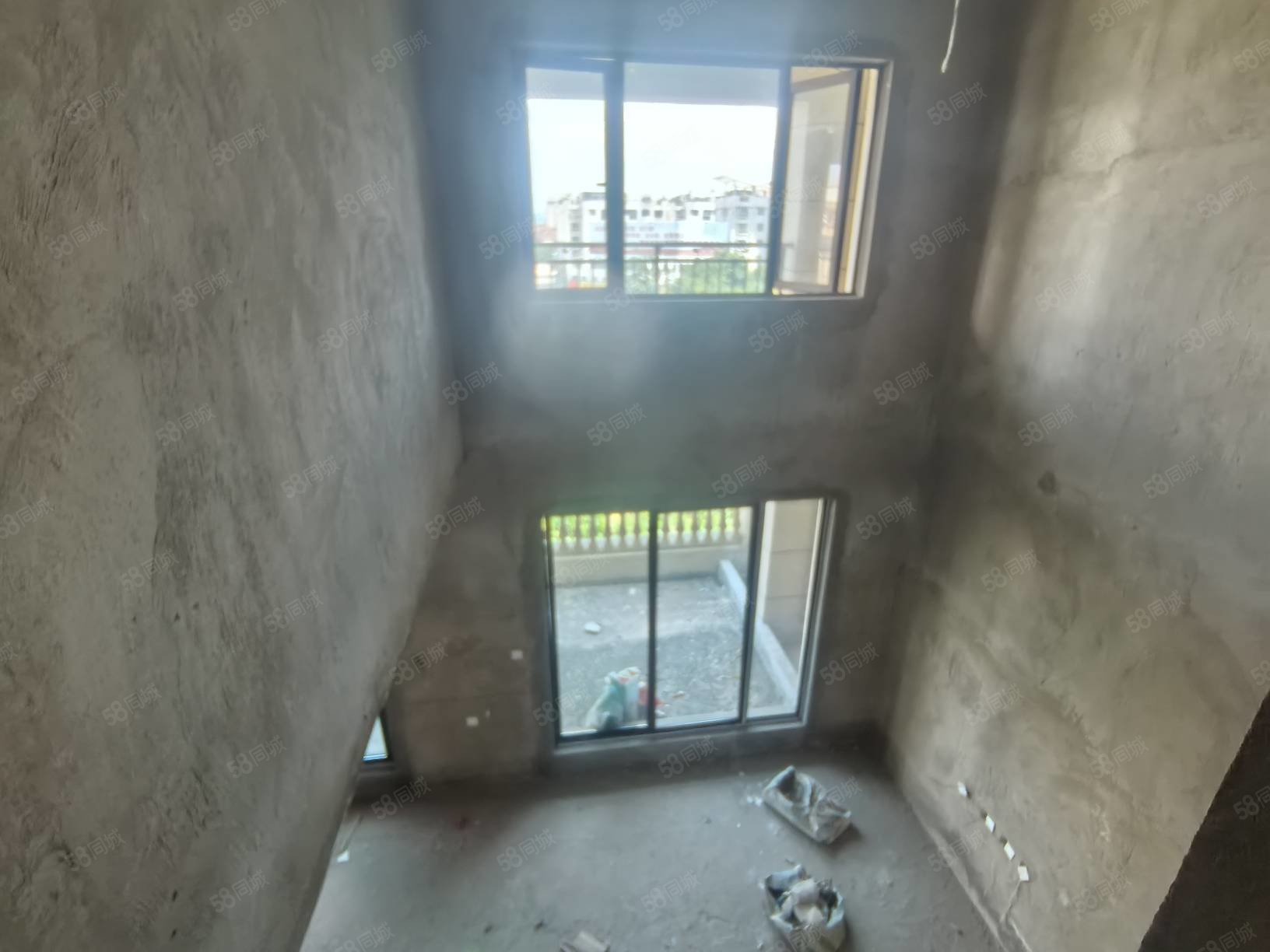 中梁壹号院(别墅)2室2厅3卫161㎡南北138万