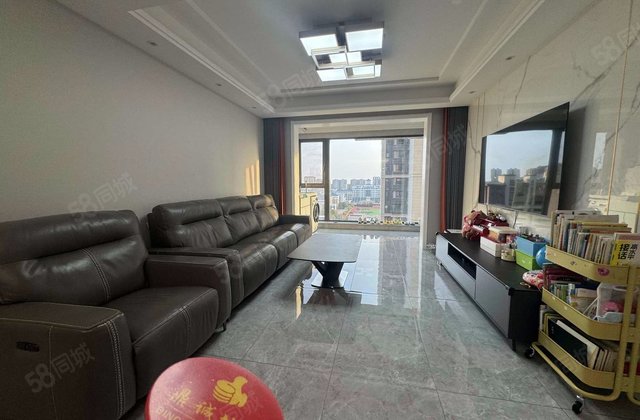 吾悦广场3室1厅120㎡89.6万二手房图片