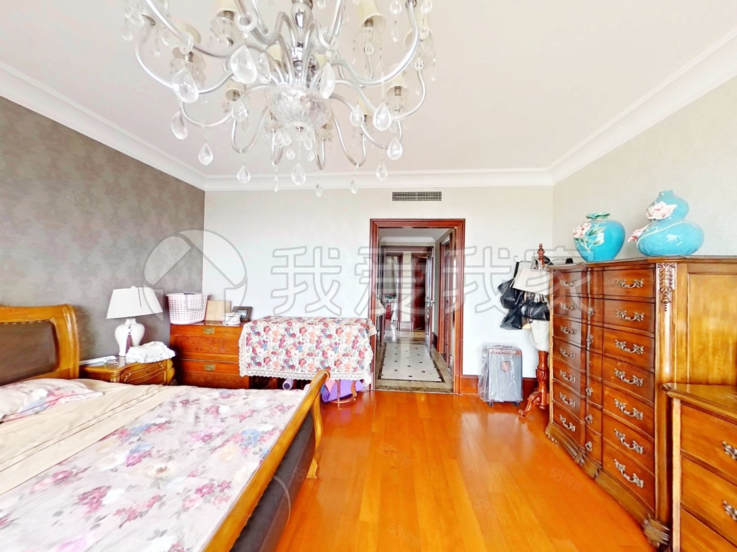 中海九號(hào)公館(二區(qū))4室2廳3衛(wèi)212.63㎡南北1360萬(wàn)