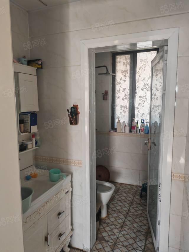 名邦中央公馆北区3室1厅1卫103㎡南北62万