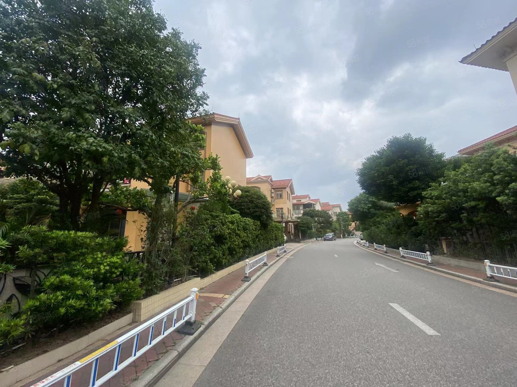 佛奥美林水岸3室2厅1卫115.63㎡南125万