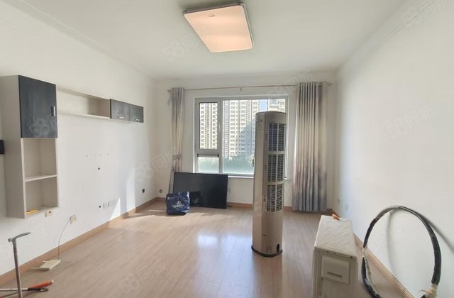 昌润连城，3室2厅，交通便利，带车位储藏室