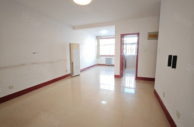 一中文轩北邻！中层！停车方便