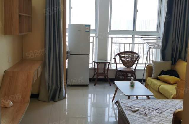 御润国际豪庭1室1厅1卫高层电梯房,豪华装修,满五