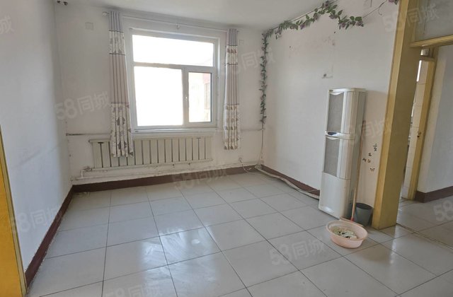 恒昌小区，西姚组团！三室两厅！中间楼层，免大税！