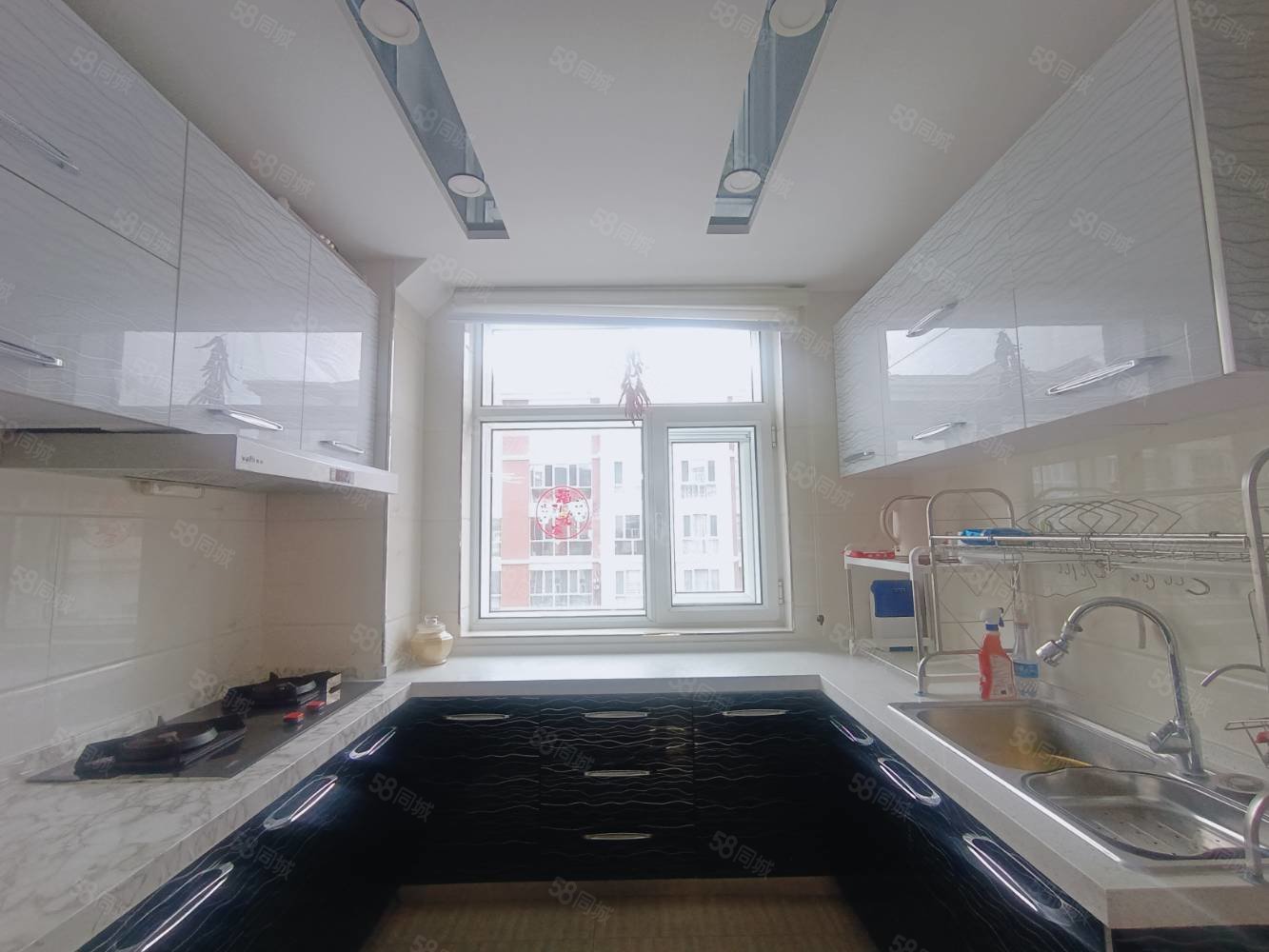 和谐小区3室2厅2卫201㎡南北95万