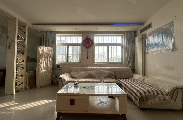 人民公园对过 东边户，标准3室2厅，户型方正着急出