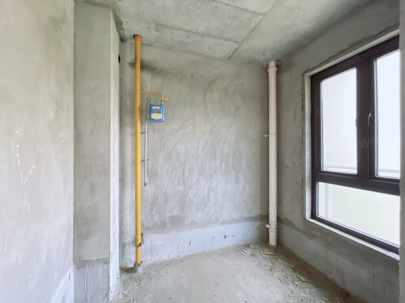 公元海3室2厅1卫96㎡南北39.8万