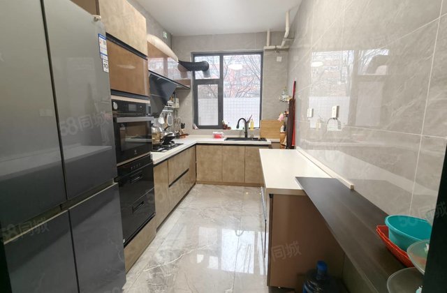 乐园电厂家属院！一楼！精装修！大三室！双阳台！