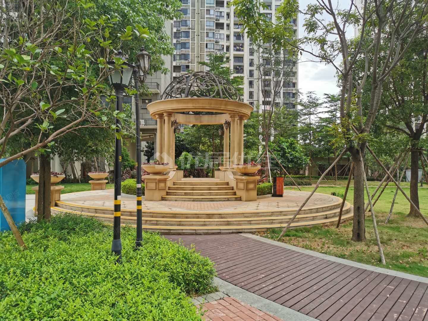 【10图】大唐果三房出售户型方正采光好,龙岗大唐果-南宁58同城