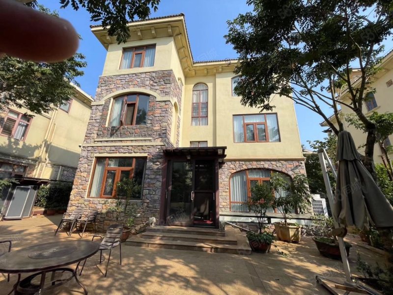 皇玛花园6室3厅7卫500㎡南1300万