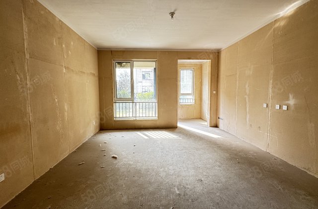 急售 清风和庐 叠拼 边户 大院子  三个车位大储藏室区政府