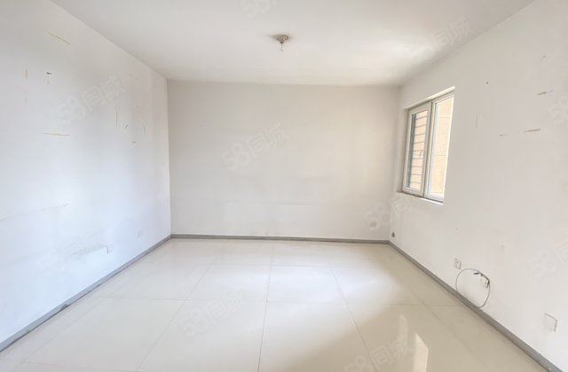 带电梯 购物方便 近医院 商品住宅 精装可拎包入住 出行方便