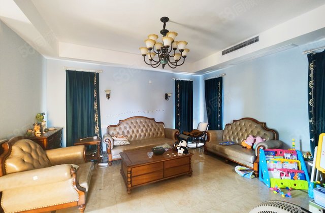 半山卫城4室2厅192㎡398万二手房图片