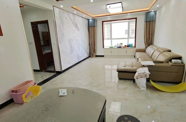 急售 和开发区东昌东校一墙之隔 大四居室 免大税 带车储