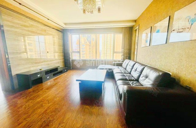 漫步巴黎3室2厅111㎡149.8万二手房图片