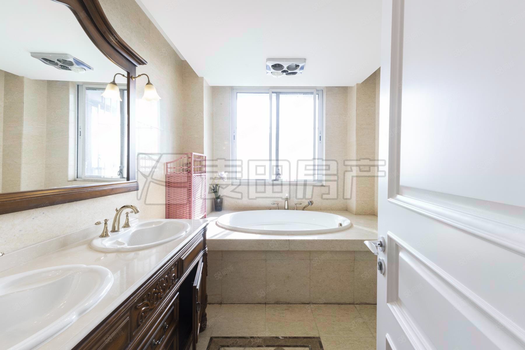 魯藝上河村(三區(qū))4室2廳4衛(wèi)263㎡南北3380萬(wàn)