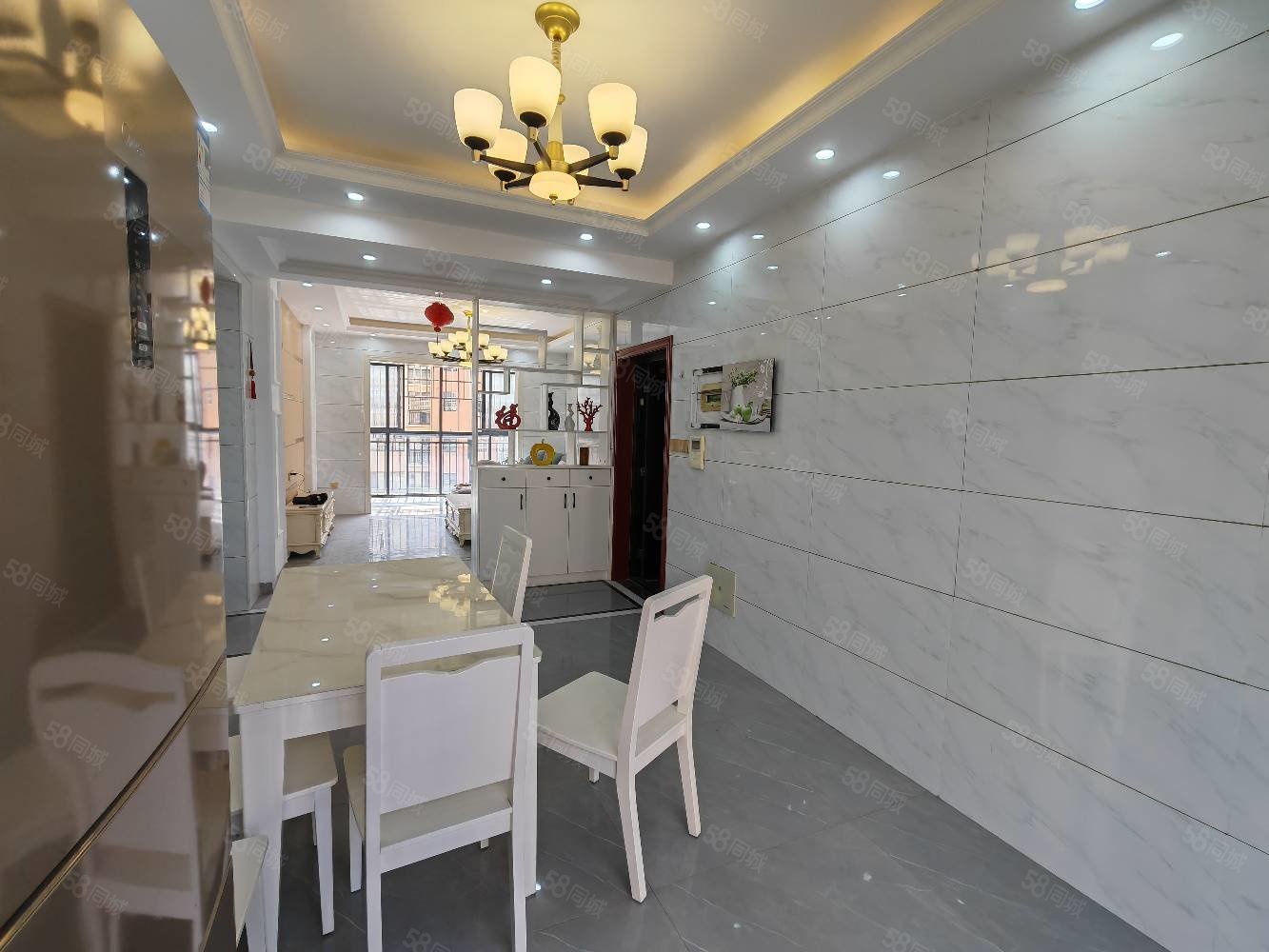 香槟国际3室2厅2卫117㎡南北48.8万