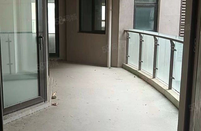 麓山国际半月湾5室2厅215.79㎡310万二手房图片