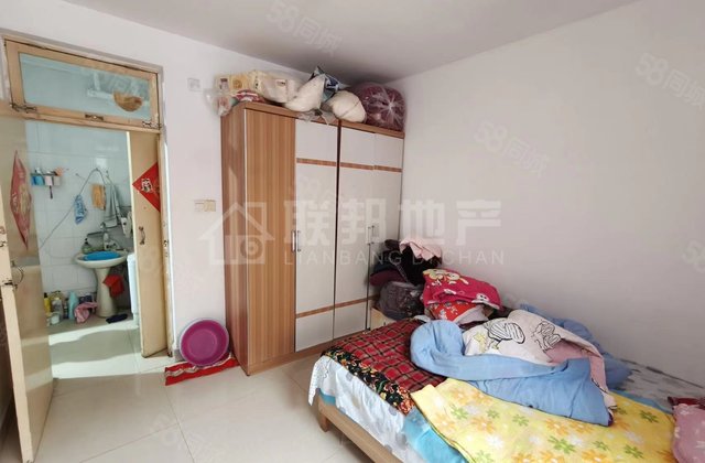 步梯一楼开发区 校附件,和前年少40万。带车位储藏室