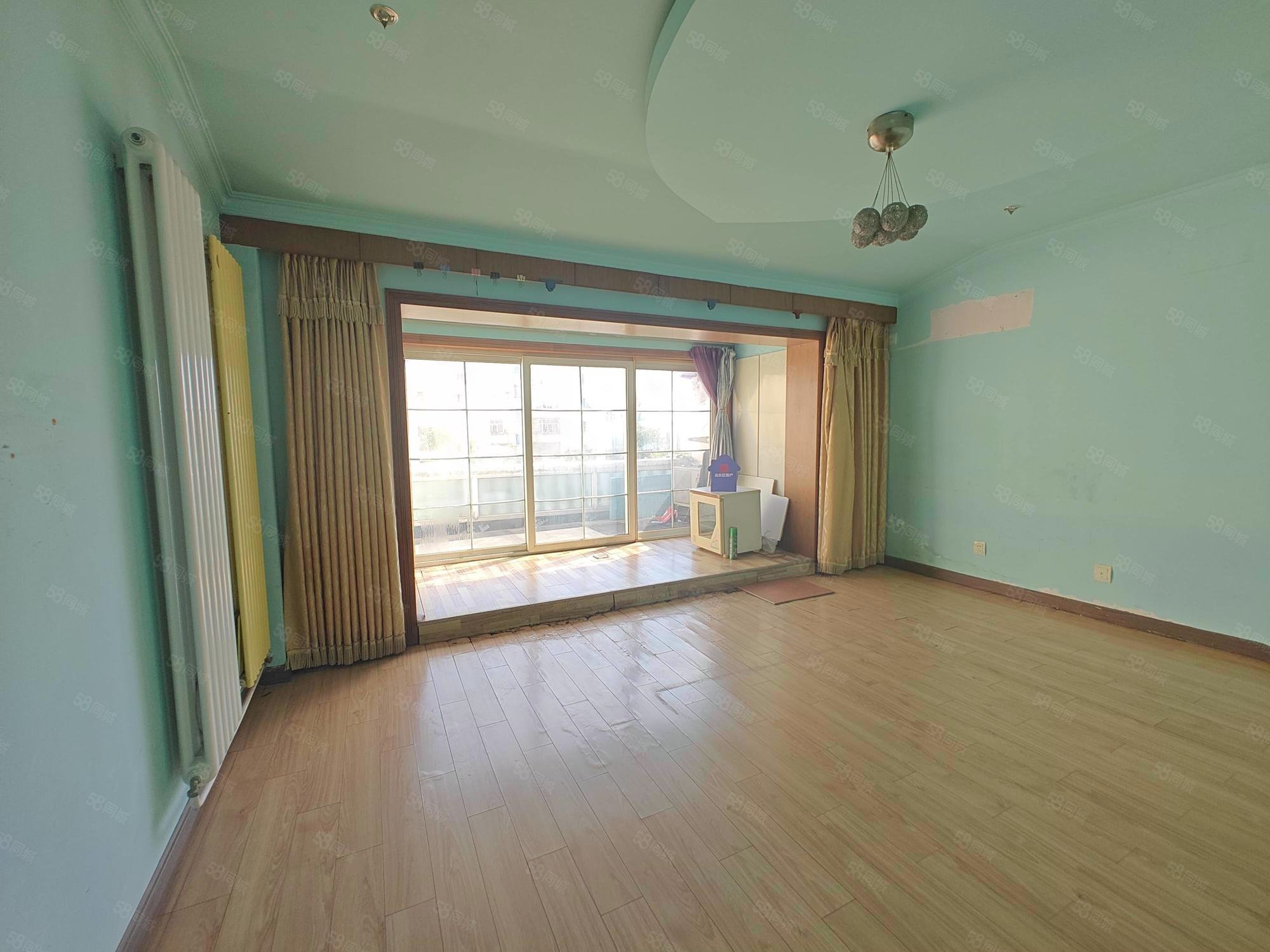 博世莊園(別墅)3室2廳3衛(wèi)165.79㎡南北315萬