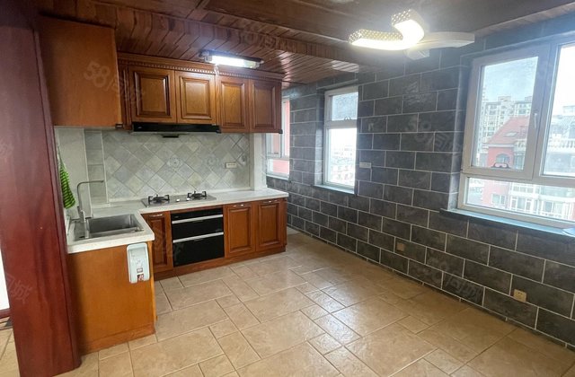 沁香花园公园美景3室2厅118㎡45.8万二手房图片