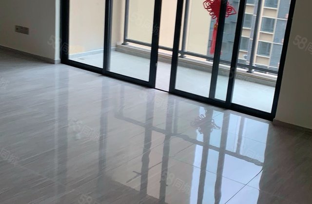 新鸿基泷景(七期)3室2厅114㎡228万二手房图片