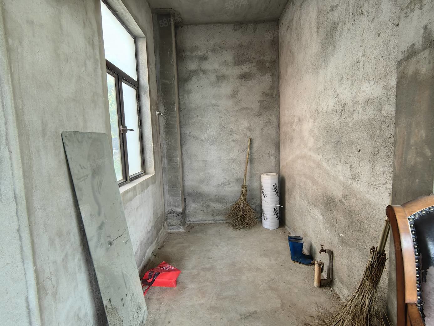 德和沁园(别墅)5室2厅4卫281㎡南北569万