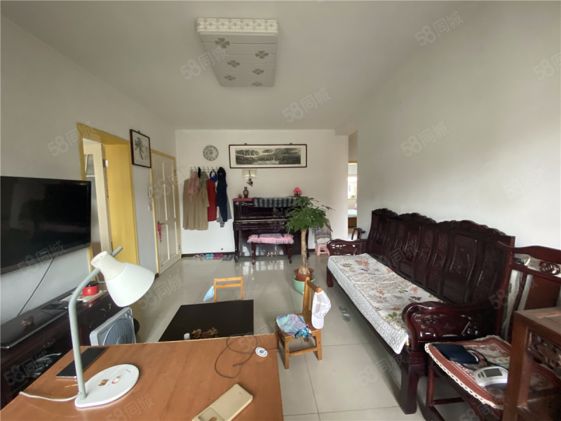 金谷园二期 小h户型 温馨小两居 出门公交站 地铁6号线