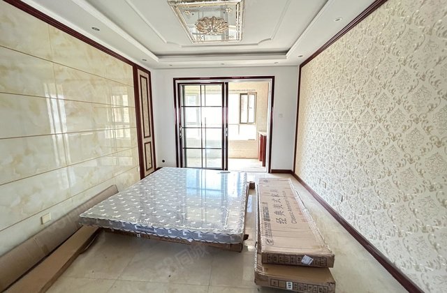 星美城市广场三室两卫，装修未住，送车储，免大税，随时看房