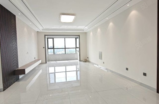 中央帝景 精装修未住过 四室带车位储藏室诚信出售价格可谈