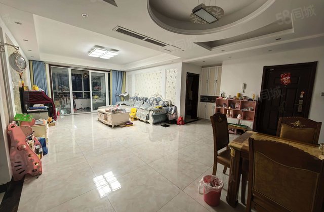 开发区东昌，三中，经开英伦花园 ，电梯入户，三居，，送车储