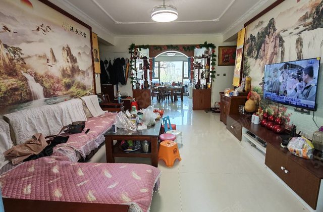 润景苑东区 精装修大三居带小露台 车位储藏室免大税