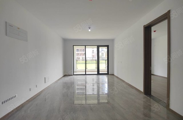 新出急售！99万房东包大税！城市芳华 小高层带车位地下室