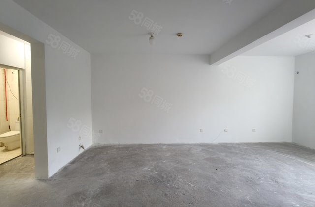 香江附近电梯洋房新房未住，水城雅居孝心一楼，可做三室。