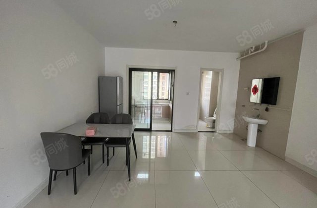 绿城百合新城，三叶草户型，带地下室免大税，三室两厅两卫