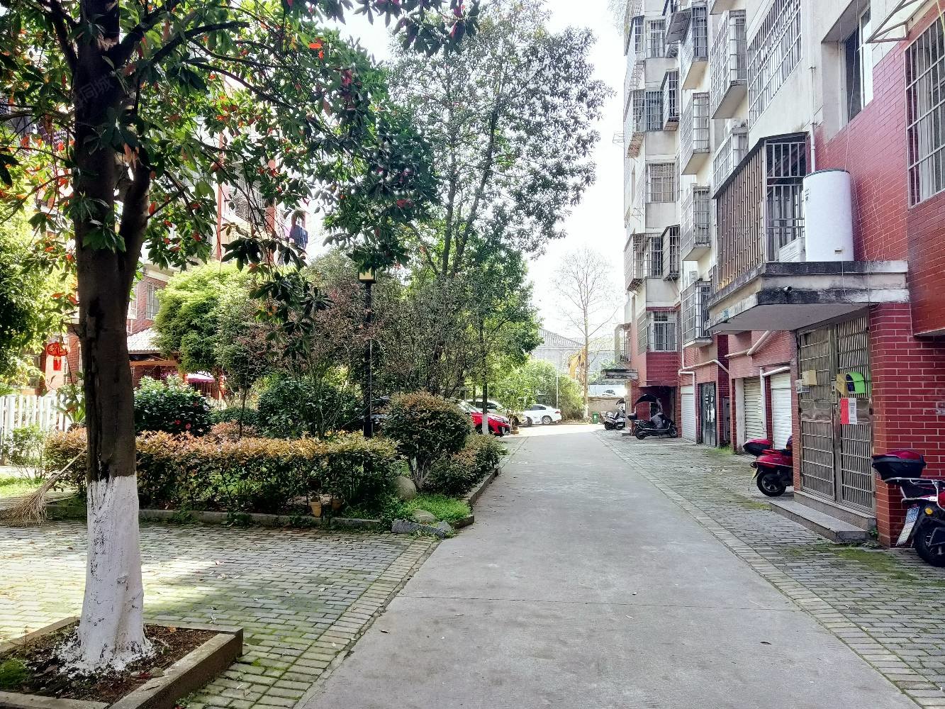 吉州区城北精装大3房拎包入住南北通透老石阳二中楼梯中楼层停车