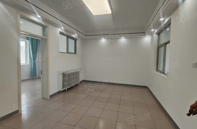 文轩二实验 龙山南区 精装三室  看房有钥匙