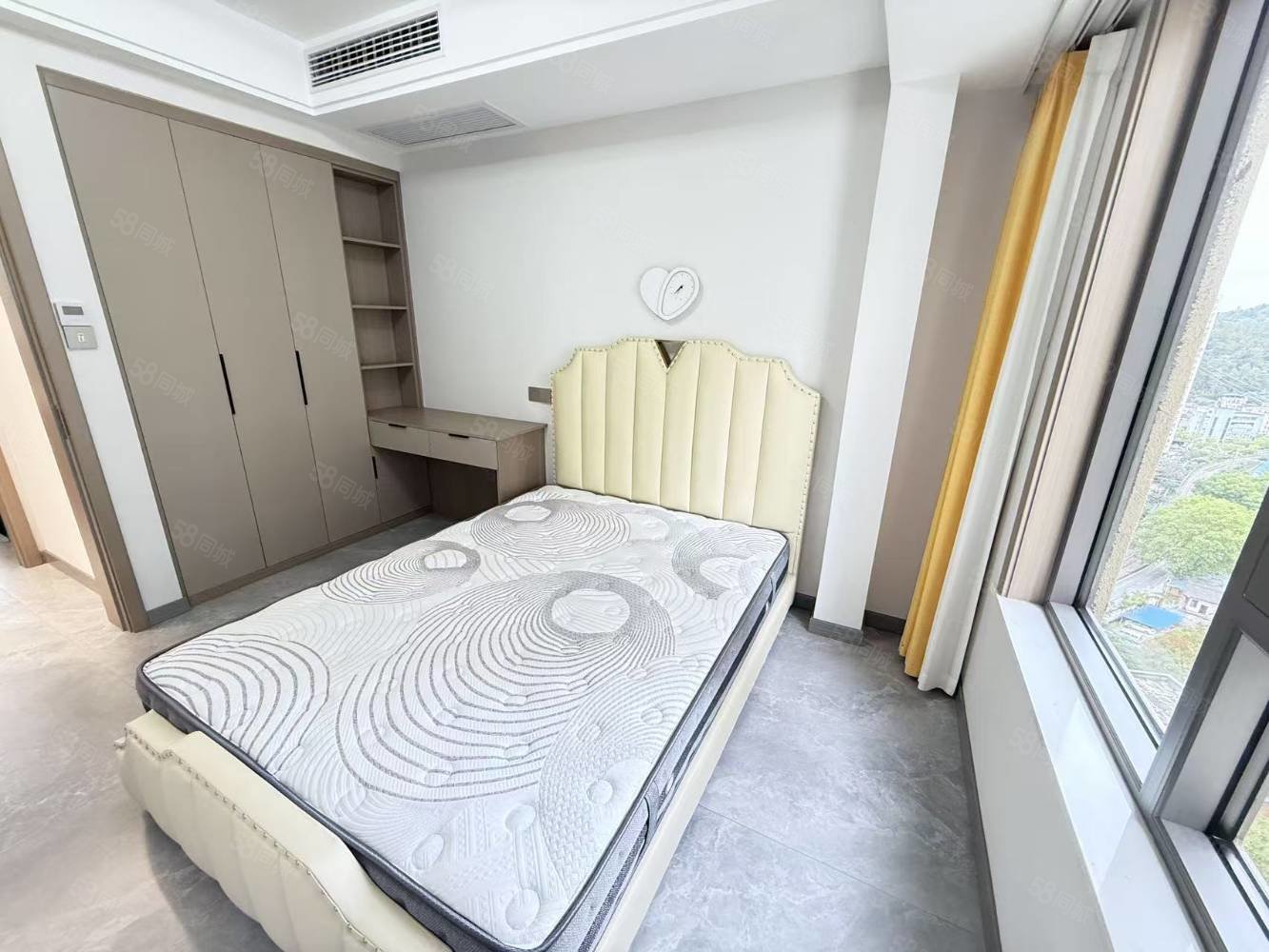 招商兰溪谷4室2厅2卫130㎡南北125万