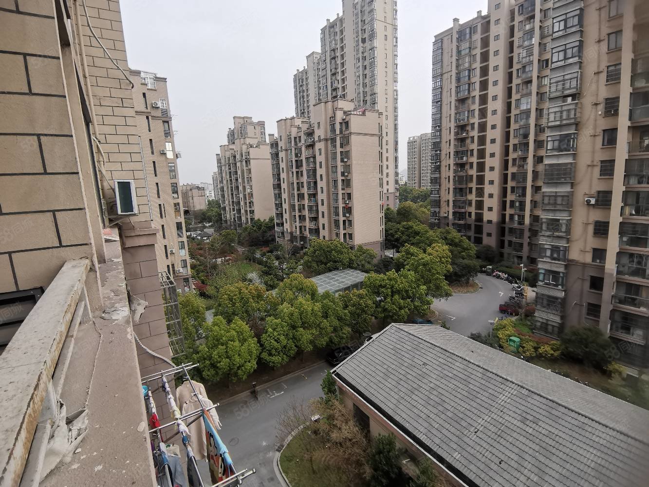 山水华庭小区2室2厅1卫85.53㎡南79万