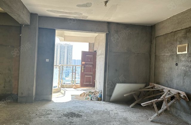 君隆财富东方3室2厅133㎡78万二手房图片