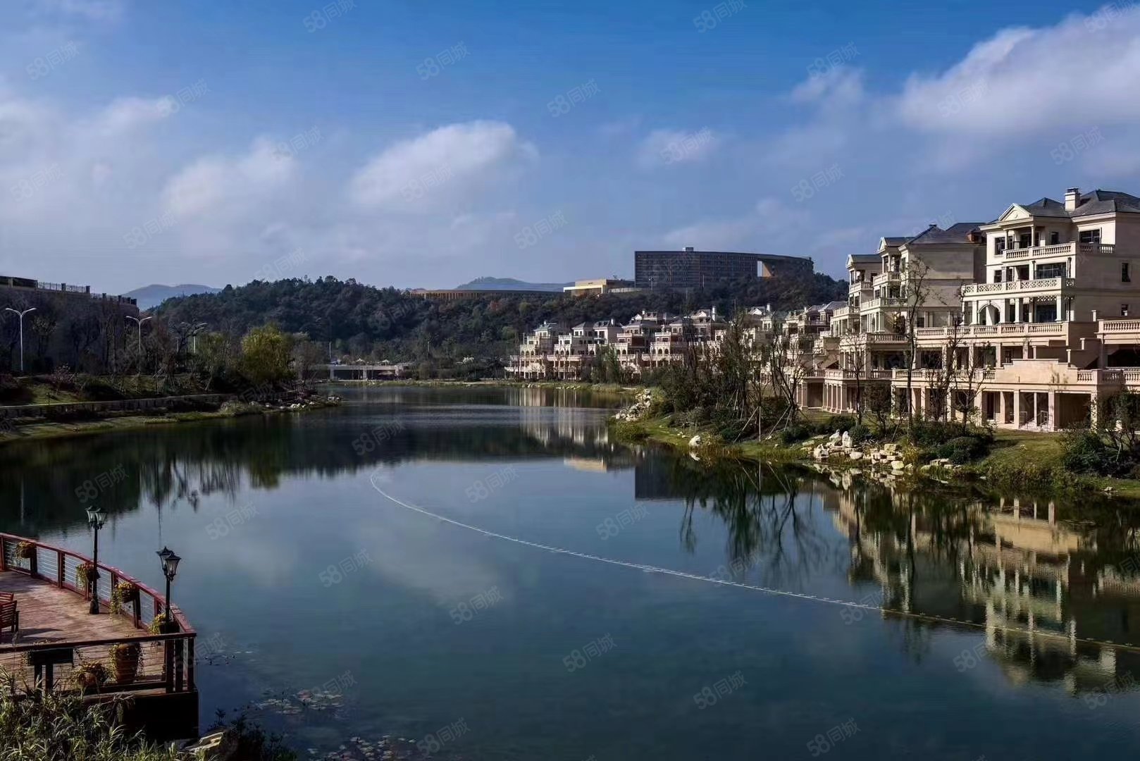 保利公园2010拉菲庄园5室3厅5卫192㎡南215万