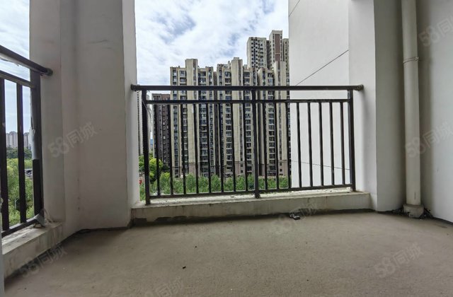 兴润秋语台3室2厅133.23㎡70万二手房图片