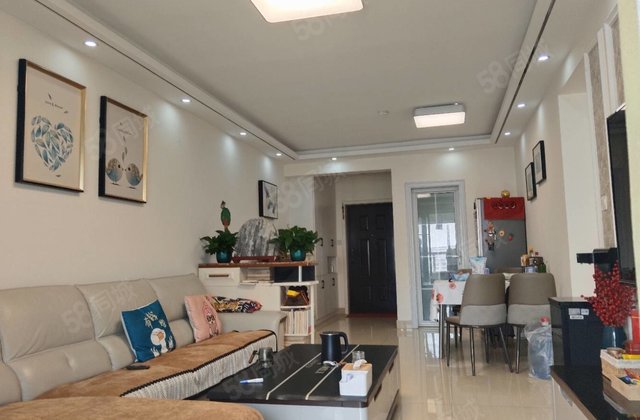 急售，年轻人结婚用，大两室，阿卡迪亚六期，花园路